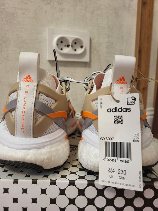 Кроссовки от Adidas by Stella McCartney
