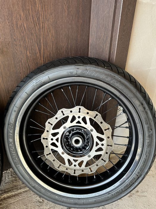 Vând set roți supermoto ktm husqvarna beta