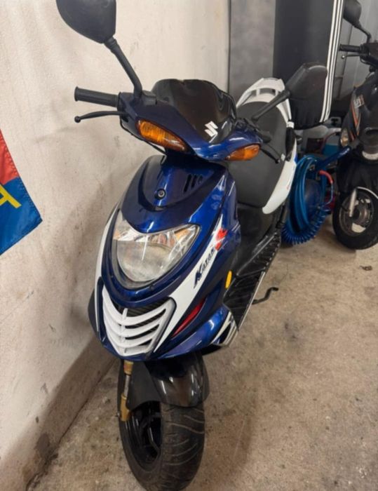 Скутер Suzuki  50 куб