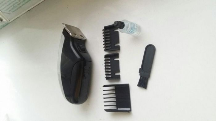 Trimmer mini pentru tuns Barba si Par