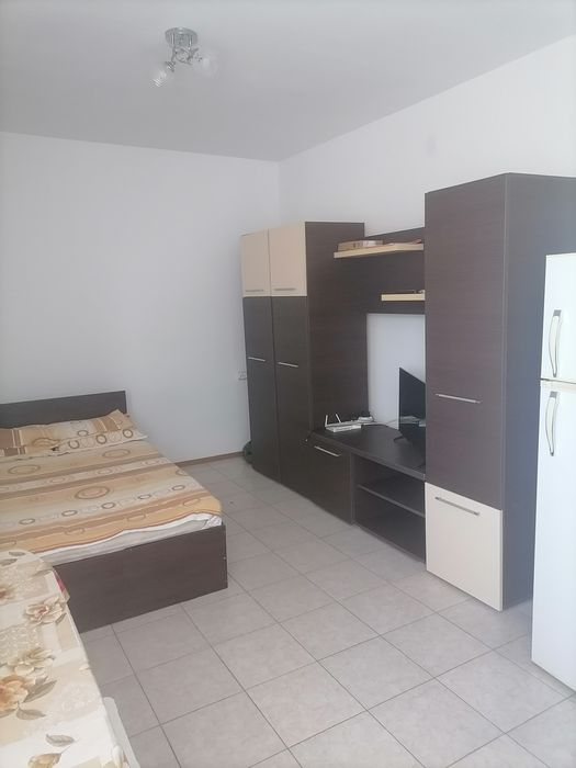 Garsoniera de închiriat.