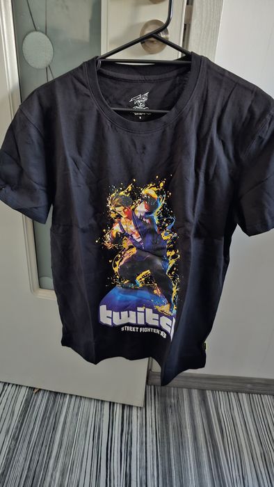 Tricouri polo noi cu eticheta