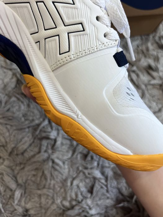 спортивные кроссовки Asics