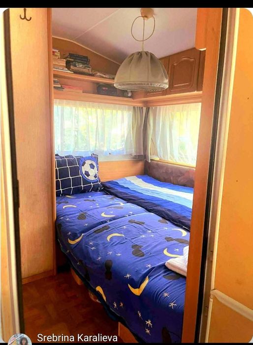 Каравана поднаем на море-плаж Корал, сред гора., в гора