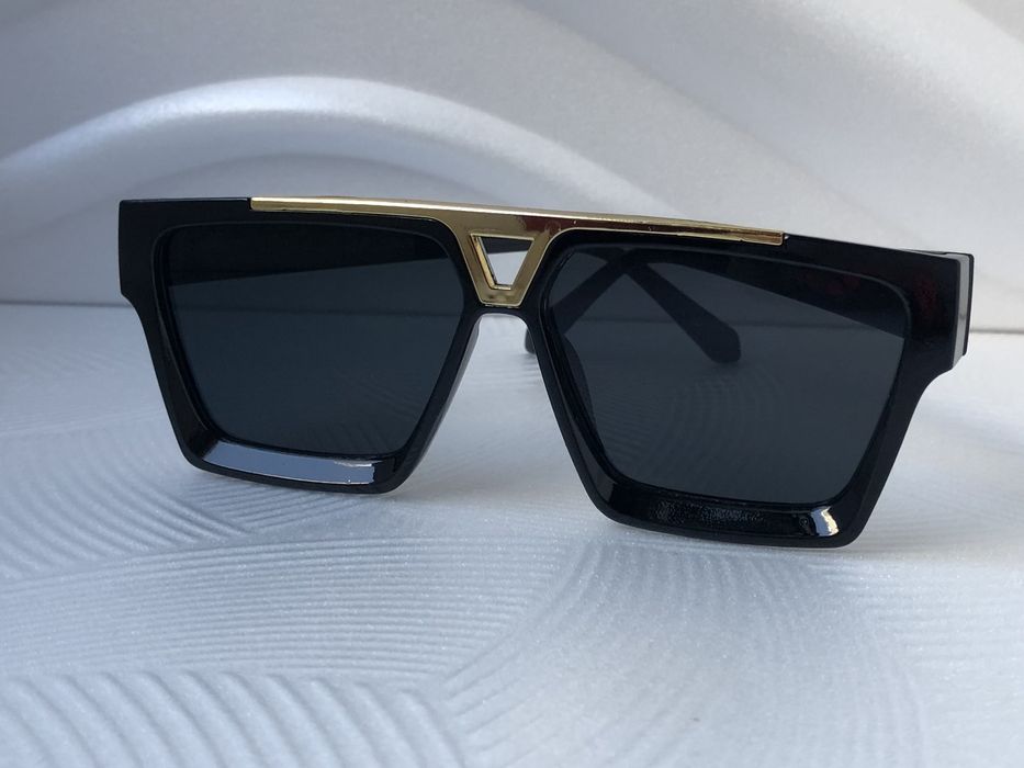 Модерни дамски слънчеви очила