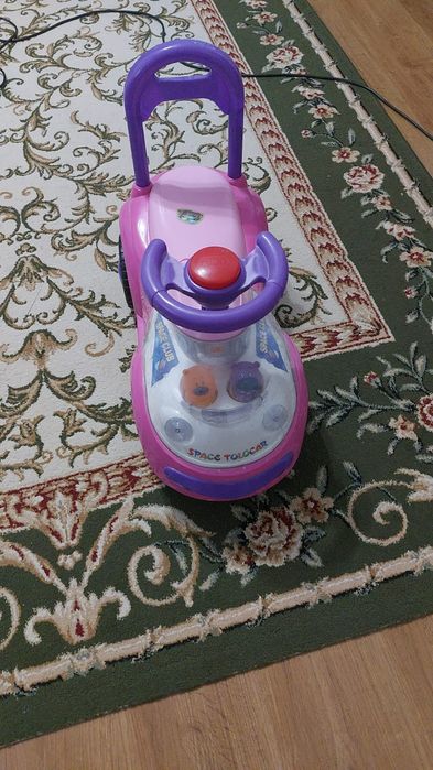 Продаются игрушечные машинки