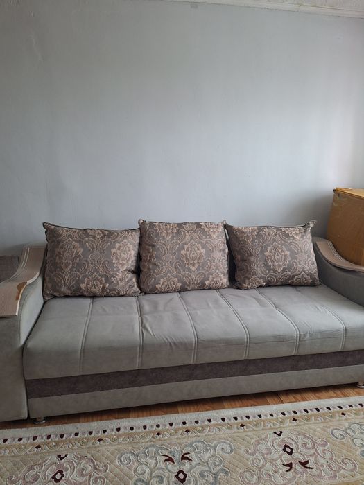 Продаю диван-тахта.Пришахтинск