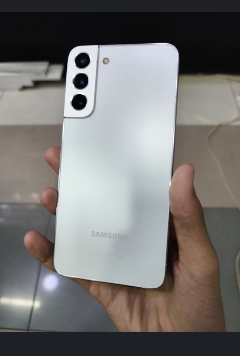 Samsung s22 plus ideal