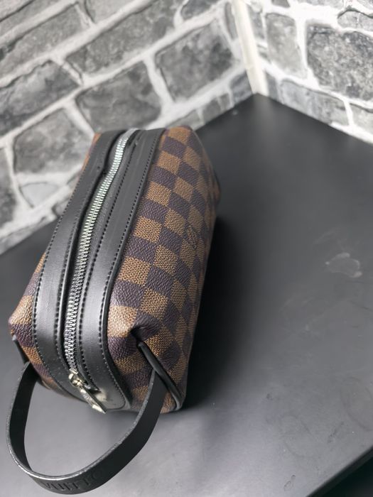 Luis Viton чанта тип несесер