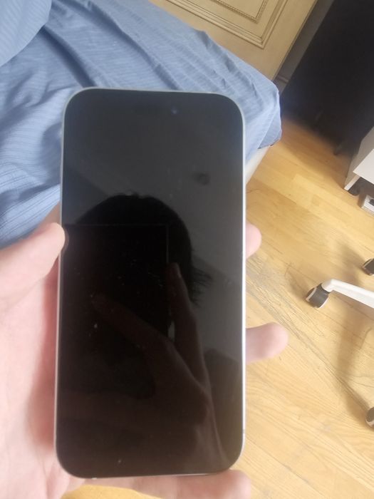 iPhone 15 128GB