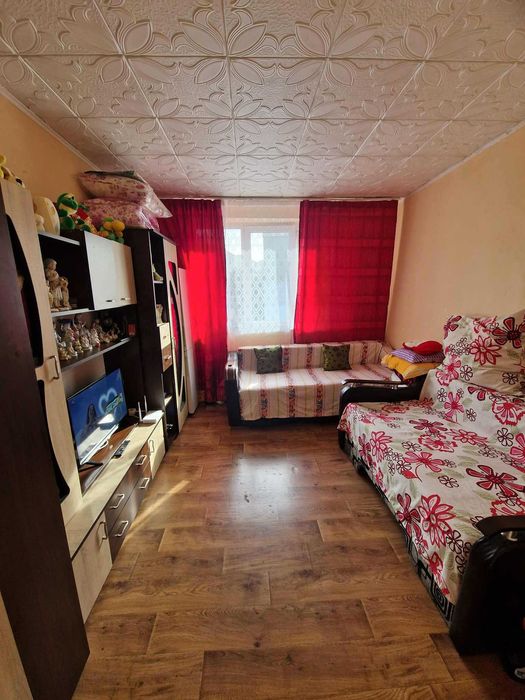 Vand garsoniera în Navodari pe strada marii etajul 2 pretul este de 26000 de euro negociabil mai multe detalei la telefon 0731332541