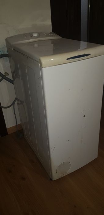 Samsung S10. Masina de spălat incarcare frontal Whirlpool