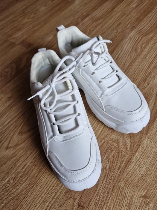 Adidași albi cu platforma