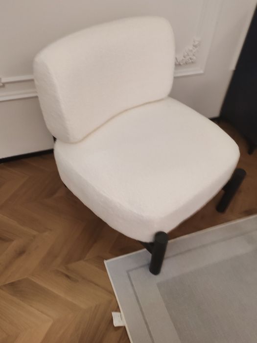 Продам кресло белое