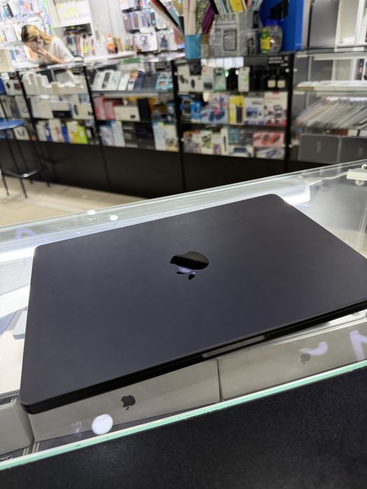 MacBook Pro 14 M3 Pro 18/1tb 98%