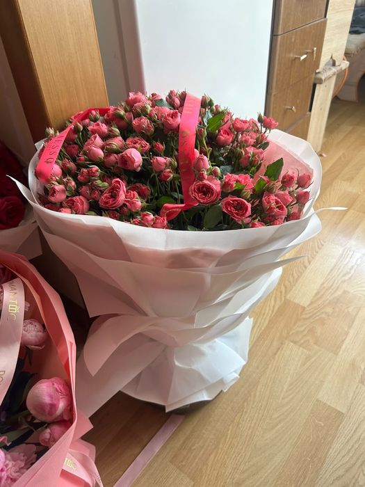 Продаю спрей розы свежие