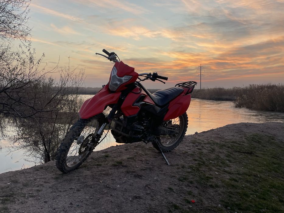 Продаю эндуро 250 кубов