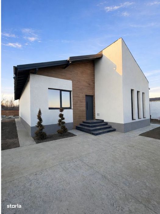 Casa individuala 4 camere, 2 bai, 400 mp teren langa padure