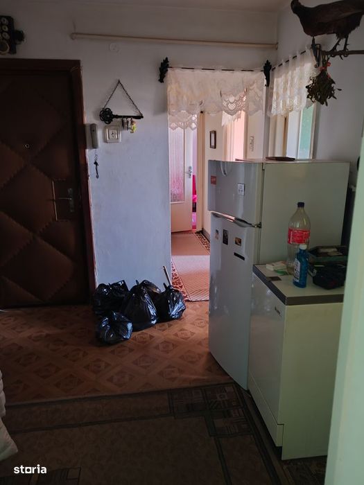 Apartament 3 camere, balcon, etaj 10, centru