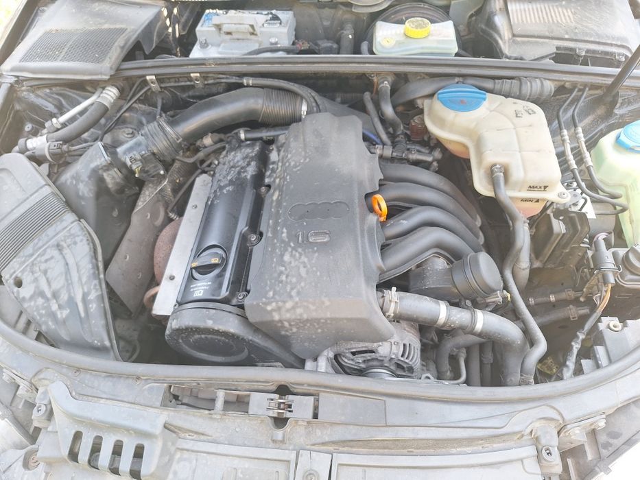 Dezmembrezi Audi A4 B7 1.6 benzina an 2007