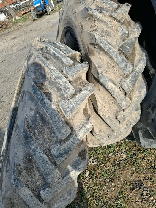 Гуми 13.6-28 и 16.9R30