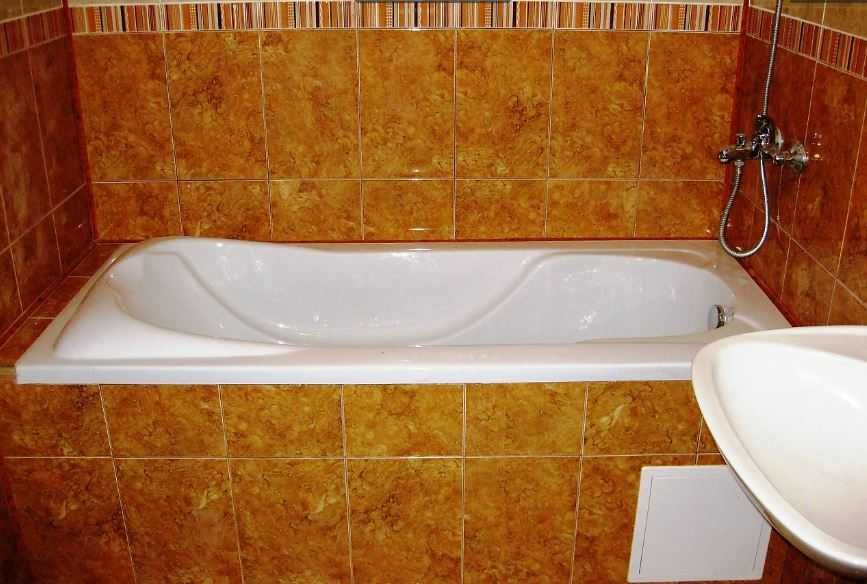 Дава се под наем Двустаен апартамент в Бургас, Център - 78 кв.м за 300 € - Снимка #4