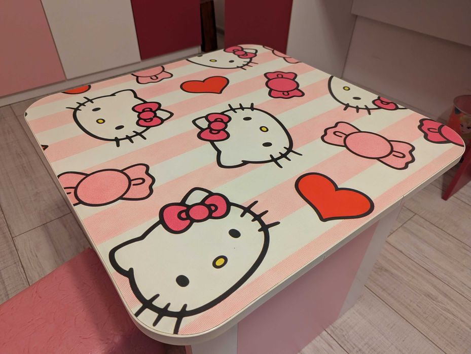 Дървена детска маса Хелоу Кити