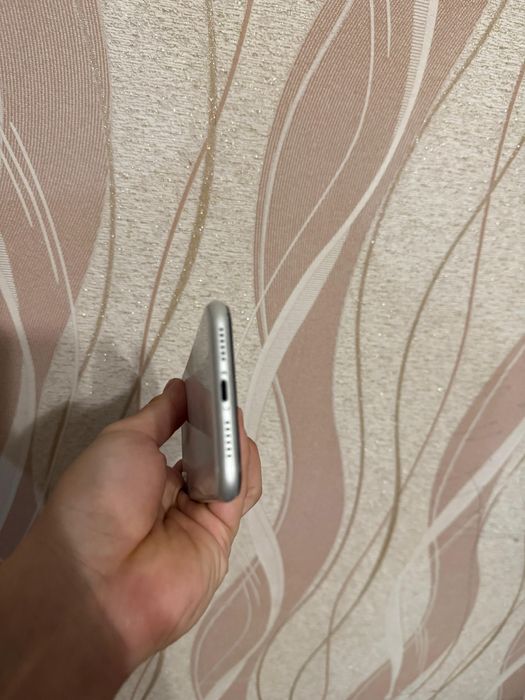 iPhone Xr без гарантии