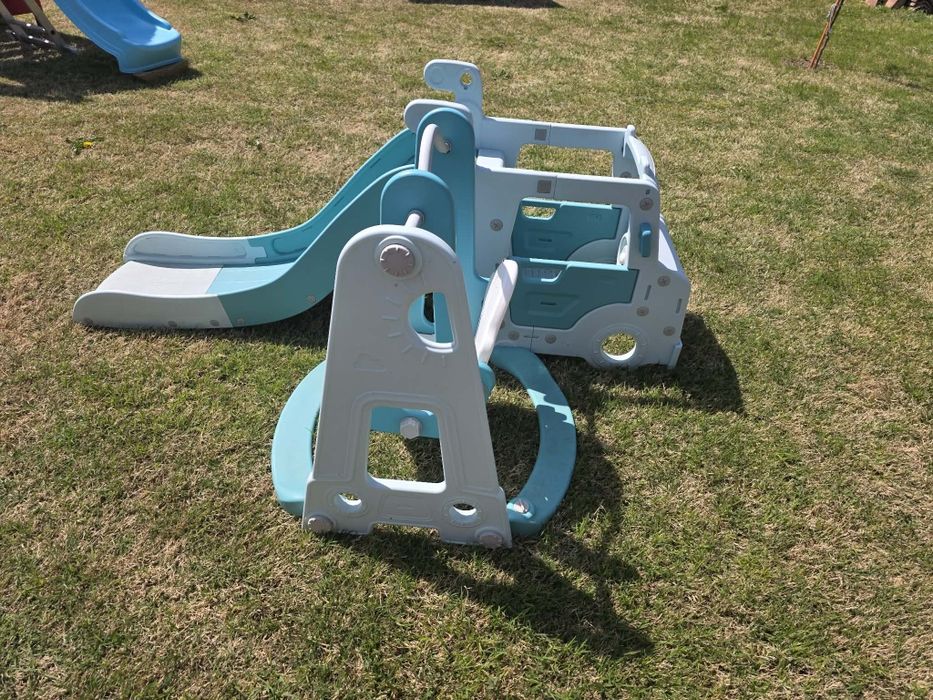 Детска пързалка с люлка 3 в 1.