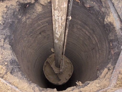 Fantanar curat adancesc denisipez FÂNTÂNI, execut FOSE. Foraje puturi