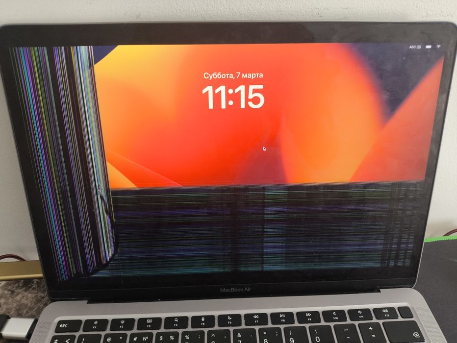 Продается MacBook air 2020 (m1)