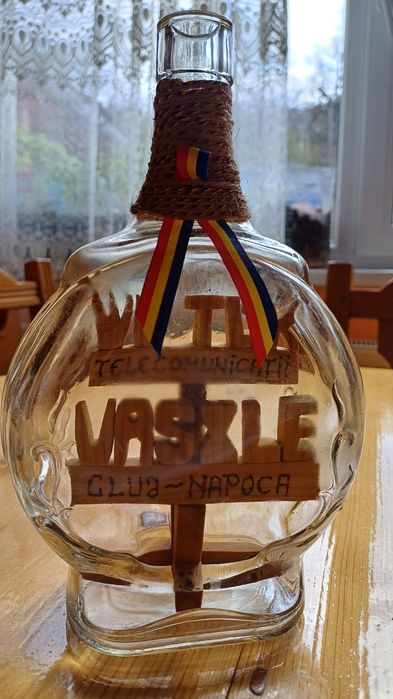 Sticle diferite cu nume sau alte modele din lemn