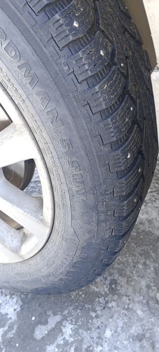Резина зимняя 225/60/18