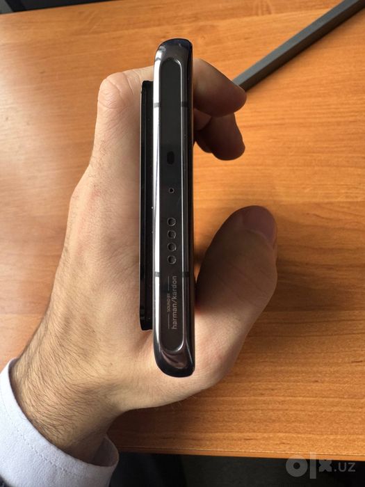 Xiaomi 11ultra12/ 256 ekranda singan joyi bor  bor abmen
