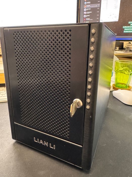 RACK Lian Li EX-503 - 5 HDD-uri 3.5" +40TB stocare