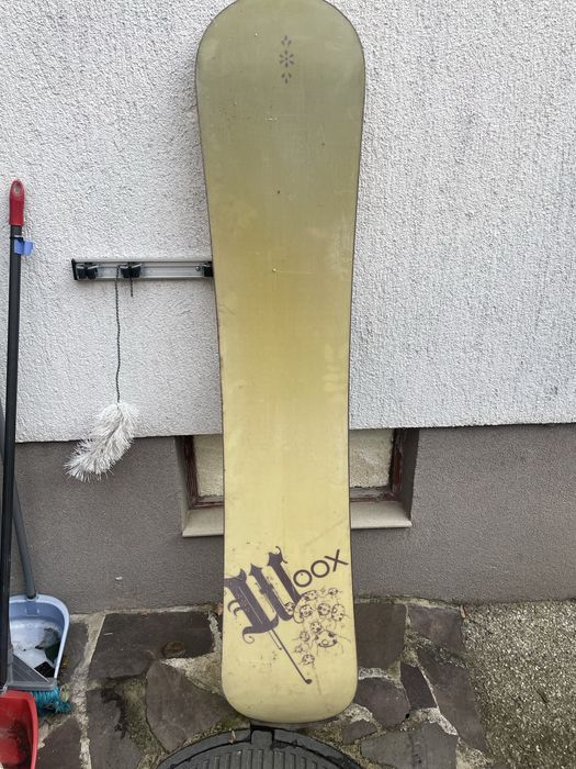 Vand placa snowboard woox stare foarte buna