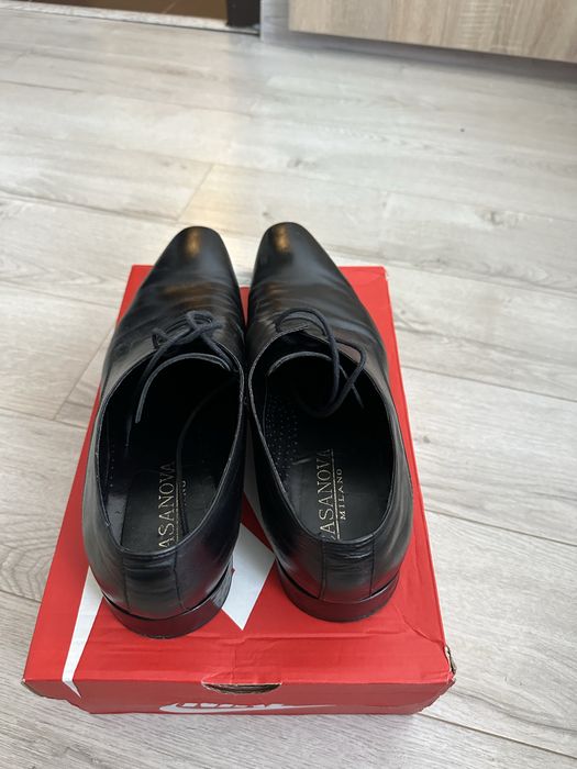 Vand pantofi barbatesti
