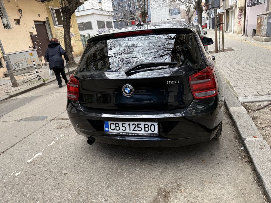 BMW 118i - 111600 км