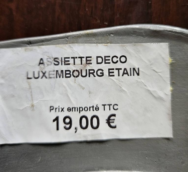 Голяма Старинна Релефна Люксембург Чиния 92% Етан с Маркировка