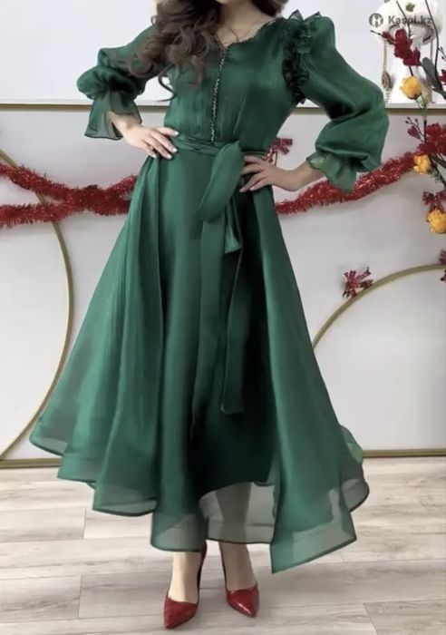 Продам платье 30000 тенге