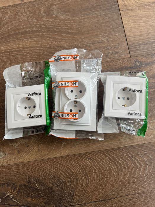 Контакти 3бр. нови