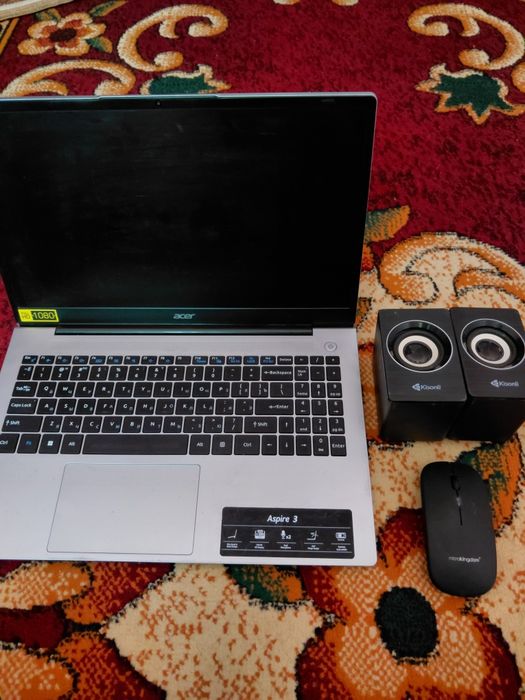 Acer aspire i3 noutbok