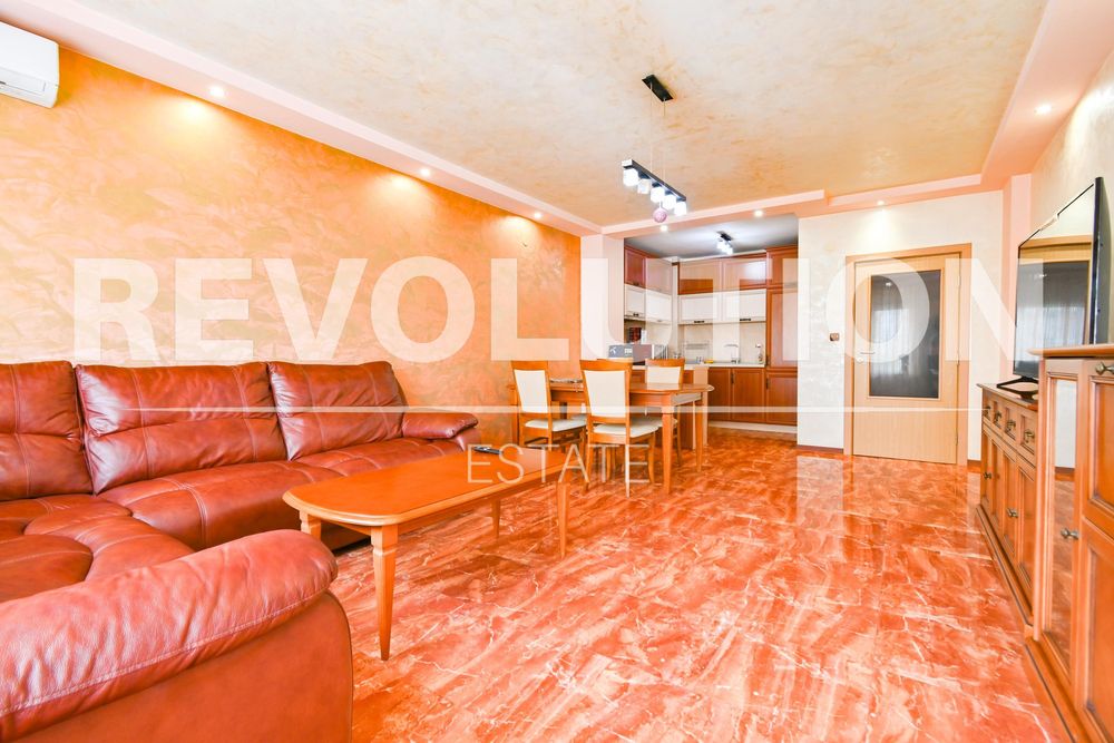 Дава се под наем Двустаен апартамент в София, Дианабад - 80 кв.м за 715 € - Снимка #1