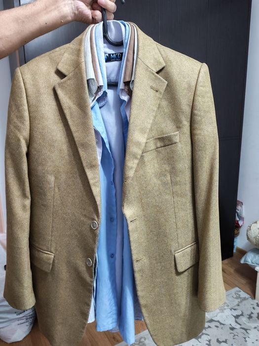 Пиджаки рубашки отдам даром