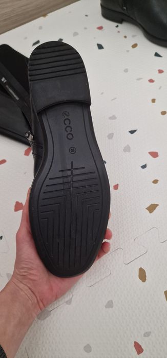 демисезонные женские сапоги Ecco