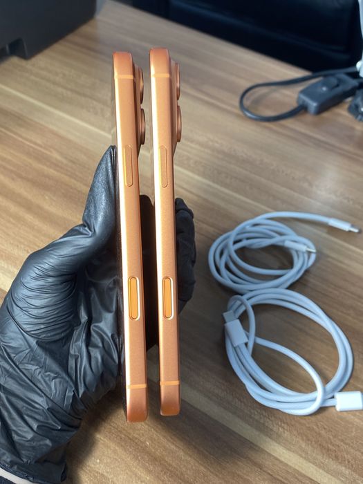 iPhone 17 Pro Max • 256 GB • Cosmic Orange