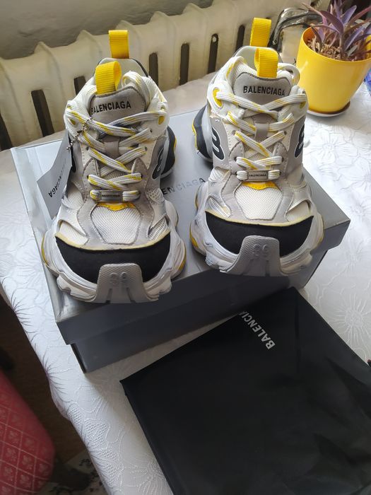 Продам кроссовки 39 размер.