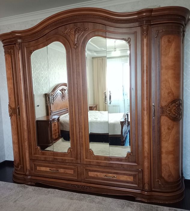 Спальный гарнитур