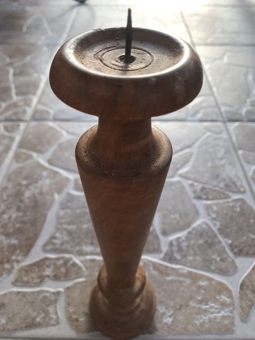 Ръчно изработен свещник от орех / рустик стил