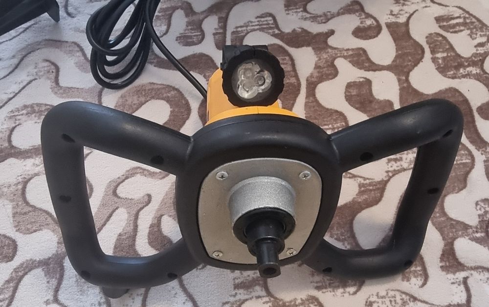 Машина за заглаждане на бетон 1680w